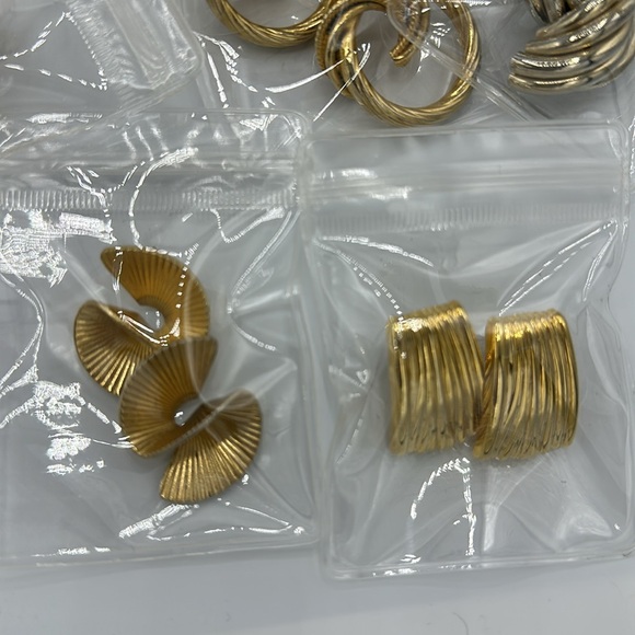 Vintage earrings bundle - Picture 4 of 5